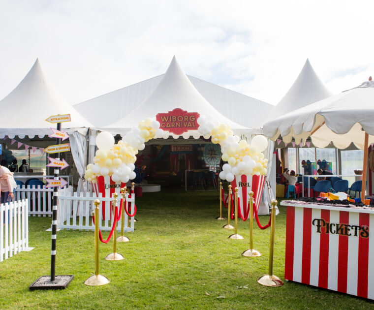 Circus-themed children’s birthday party déco